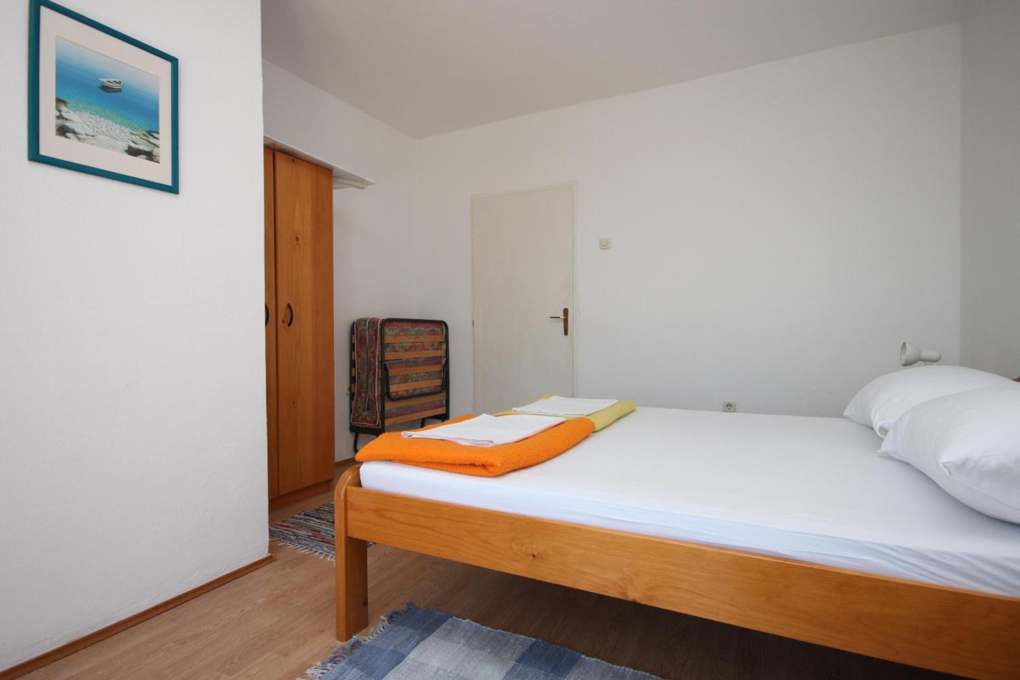 Apartments And Rooms With Parking Space Gradac, Makarska - 6819 Градац Стая снимка