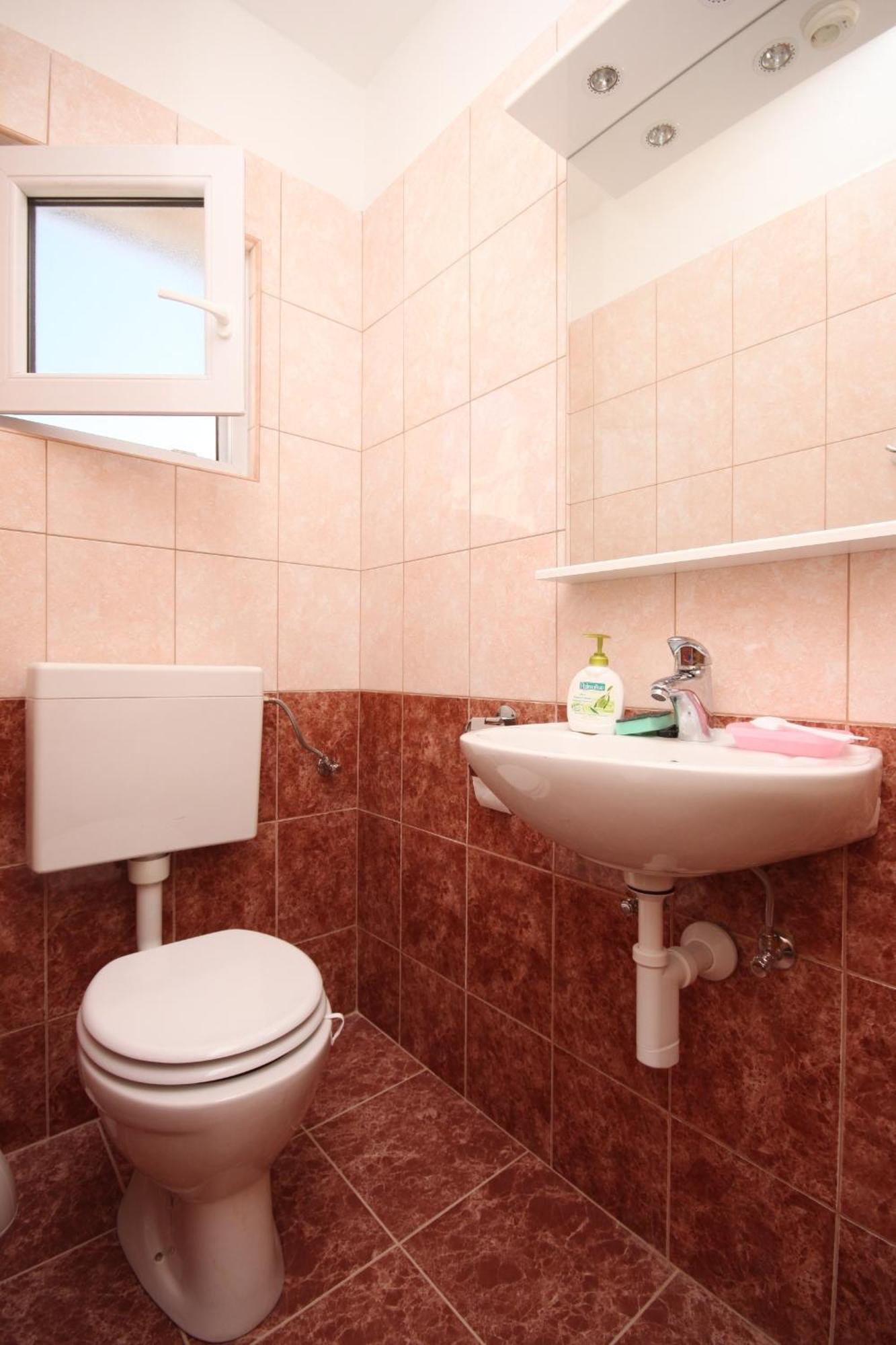 Apartments And Rooms With Parking Space Gradac, Makarska - 6819 Градац Стая снимка